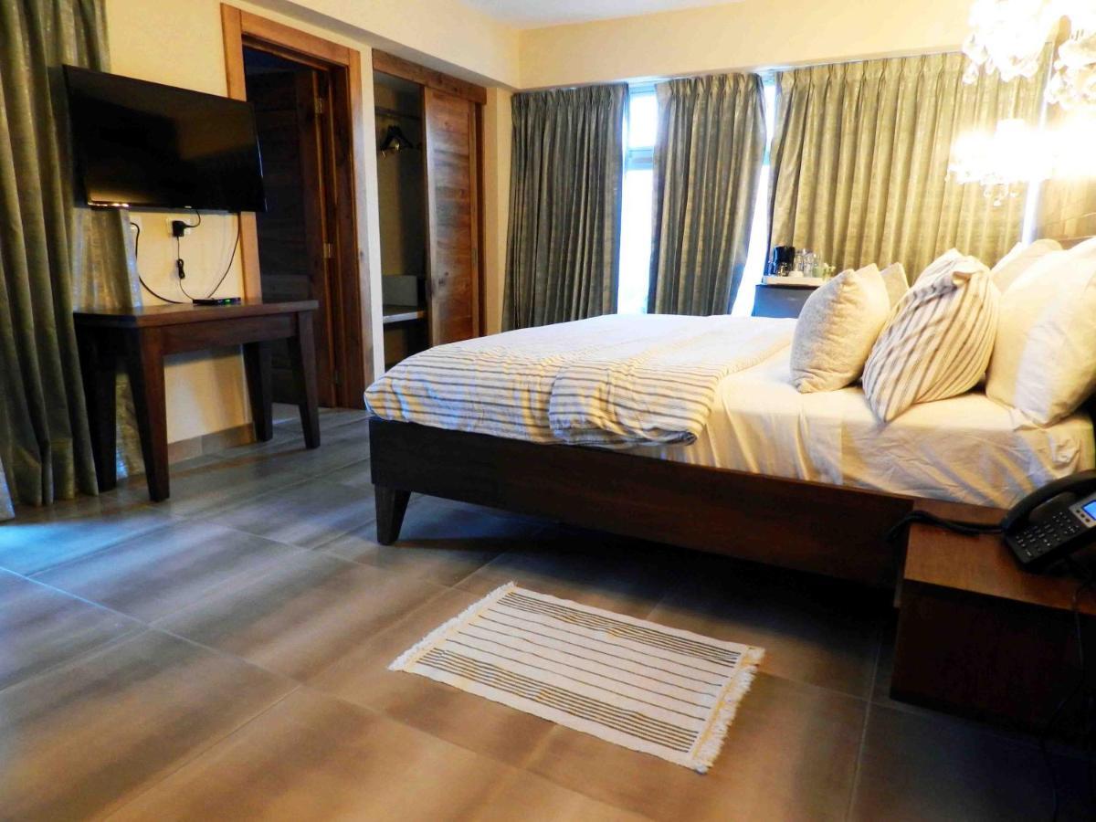 Mon Hotel Boutique Constanza Ngoại thất bức ảnh
